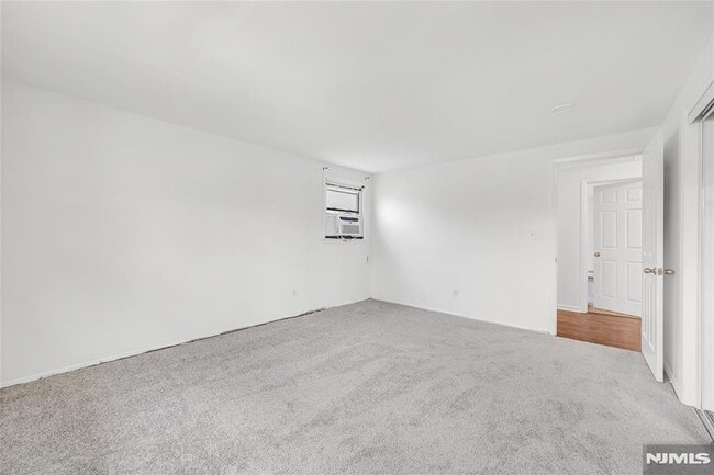 Building Photo - 38 Washington Ave