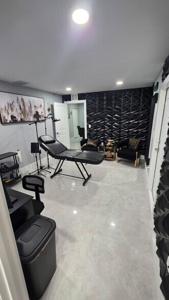 Building Photo - 131 Puffin Ct