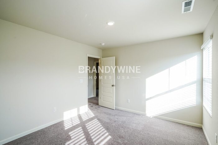 Building Photo - 554 Torrey Pines Ln