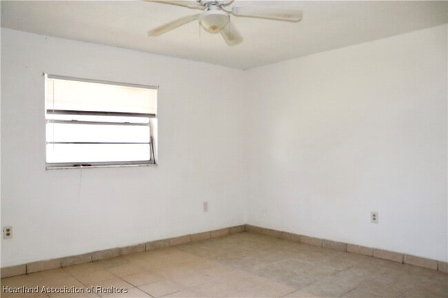 Building Photo - 1165 Memorial Dr