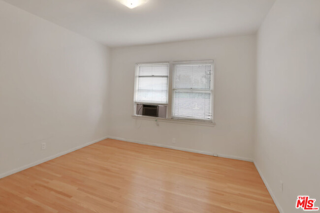 Building Photo - 11165 Sunshine Terrace