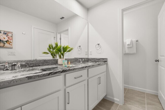 Building Photo - 2329 Distant Sun Trl