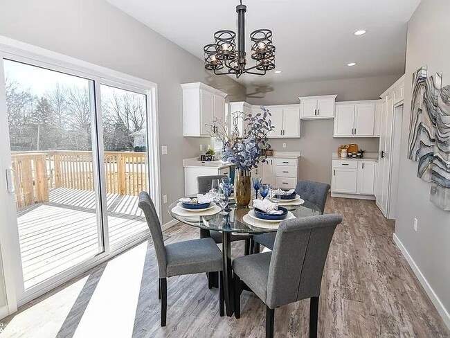 Building Photo - 2501 N Terrace Dr