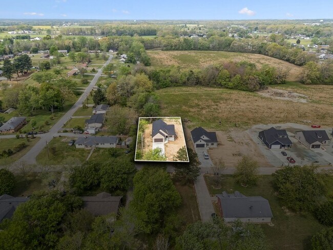 Building Photo - 827 Oconnor St