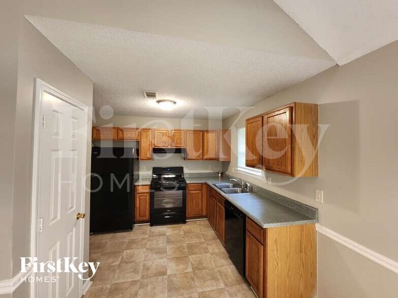 Building Photo - 2882 Ward Lake Way