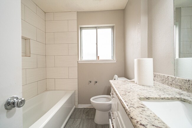 Building Photo - 7406 Baneway Dr