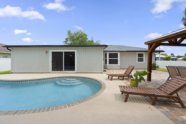 Building Photo - 3238 SW Constellation Rd