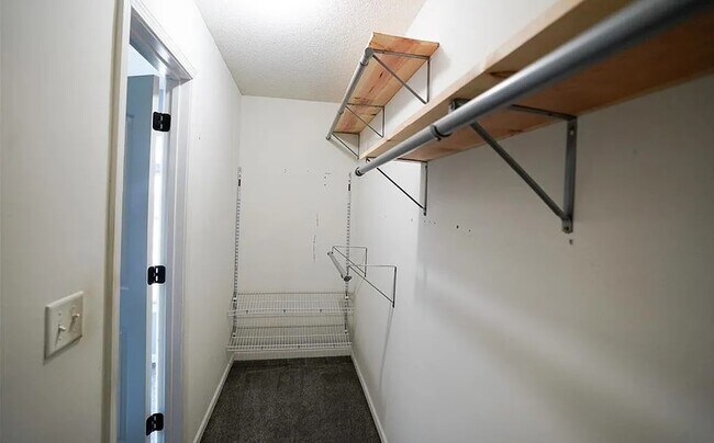 Building Photo - 853 E 167th Ct