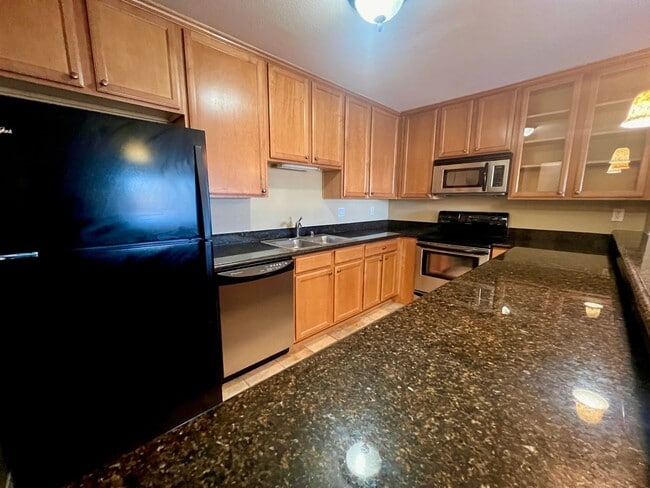 Building Photo - Spacious 1BR Condo in the Heart of Normal Heights – Prime Location + Parking! (Pre-leasing! Move ...