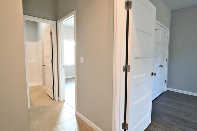 Building Photo - 130 Summerlin Ln