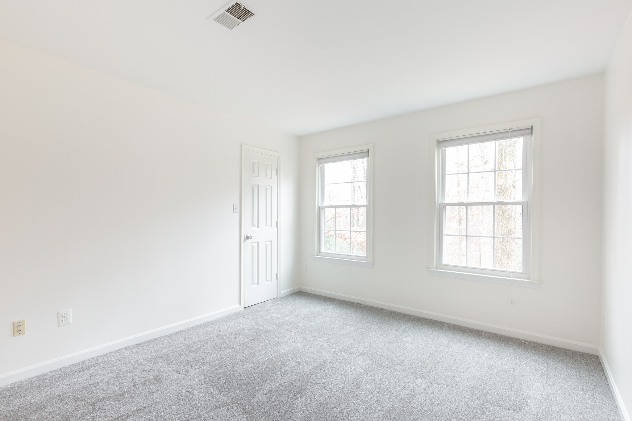 Building Photo - 2241 Lovedale Ln