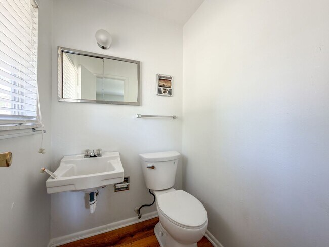 Building Photo - 7712 Colony-
