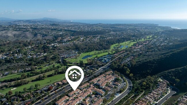 Building Photo - Beautifully Updated 2 Bed/2 Bath Condo with Views!