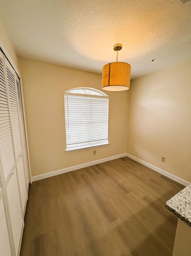 Building Photo - 519 Carambola Ave