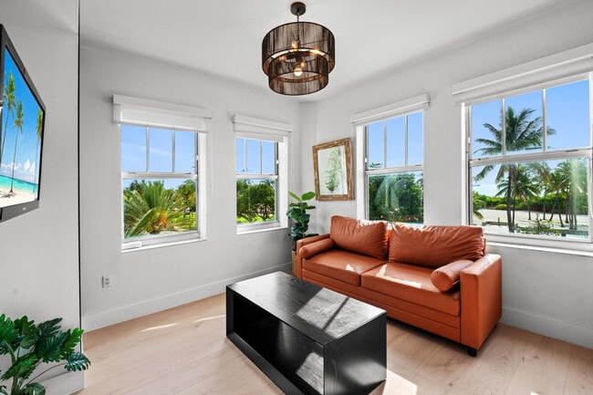 Building Photo - 1036 Ocean Dr