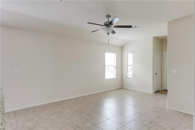 Building Photo - 5916 Kennedy St