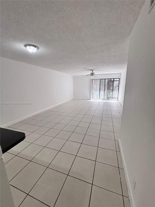 Building Photo - 430 Commodore Dr