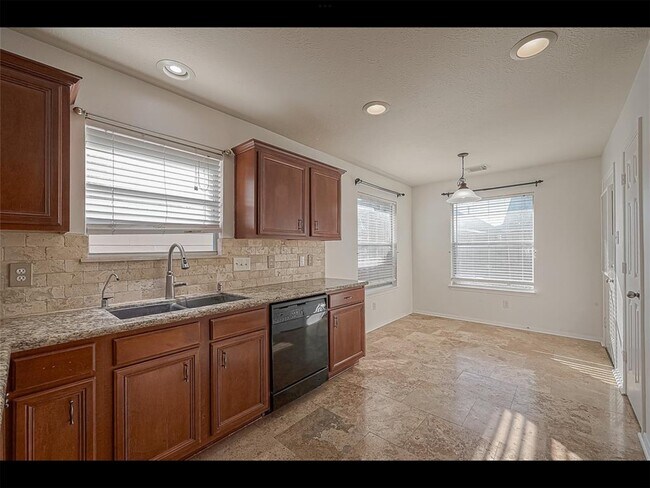 Building Photo - 10819 Waterfern Ct