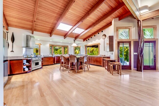 Building Photo - 275 Haumana Rd