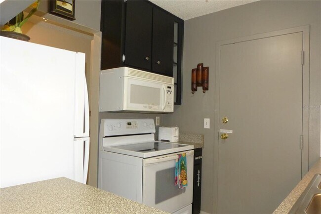 Building Photo - 2700 Bayshore Blvd