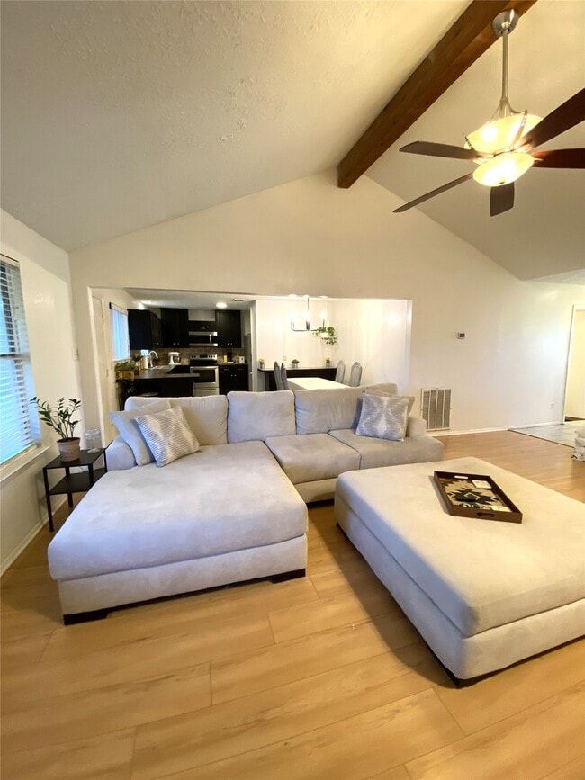 Building Photo - 9810 Shell Rock Rd