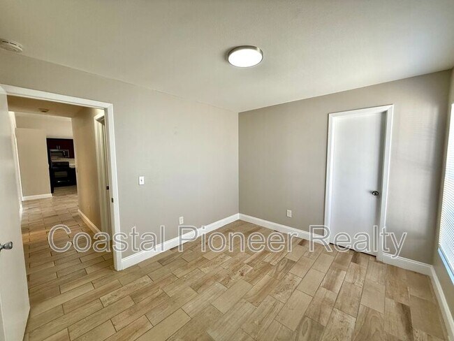 Building Photo - 7048 Hollowell Dr