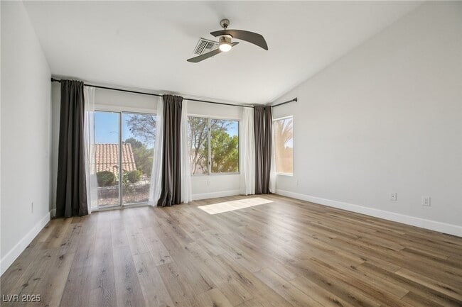 Building Photo - 2504 Youngdale Dr