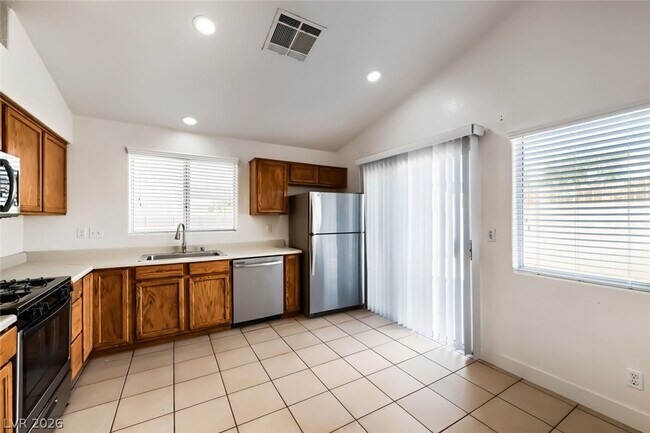 Building Photo - 5737 Grand Entries Dr