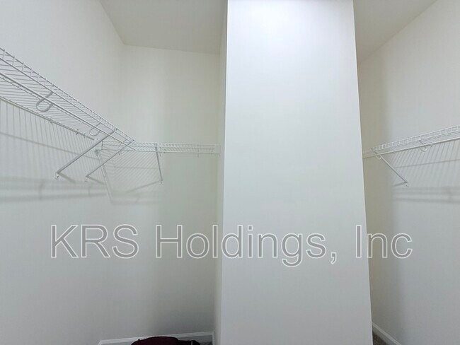 Building Photo - 849 Parc Townes Dr