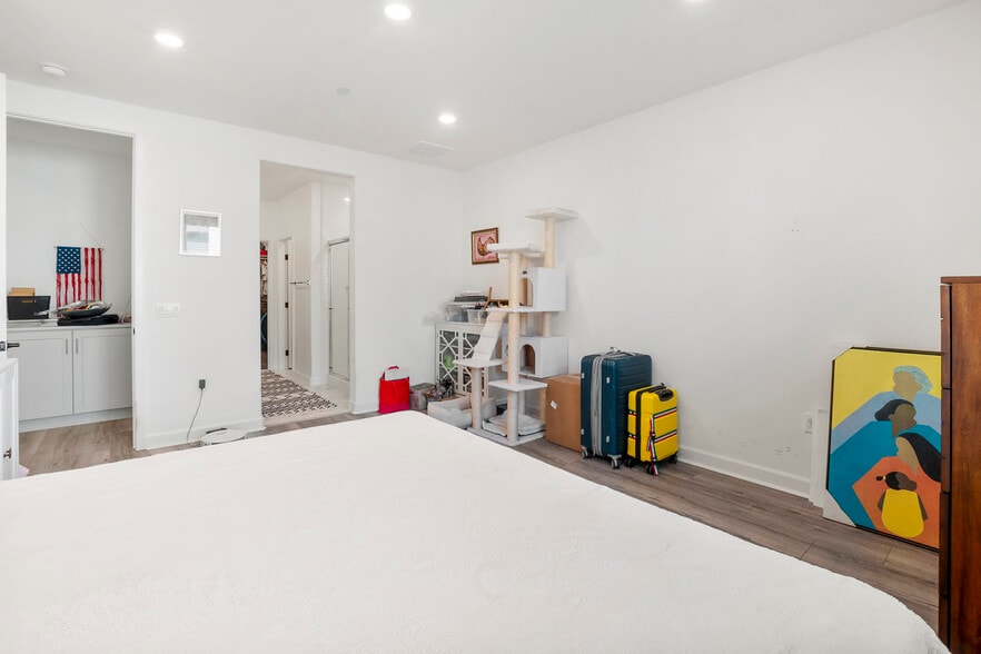 Building Photo - 7962 Belluno Way