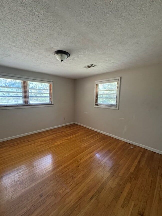 Building Photo - 123 Greenberry Cir
