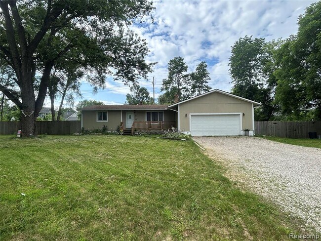 Primary Photo - 4610 White Lake Rd