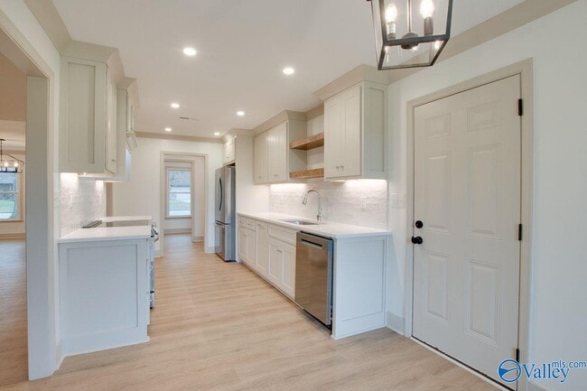 Building Photo - 2042 Rosebury Ln SW