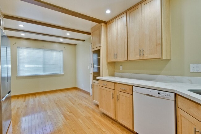Building Photo - Charming Updated 4 Bedroom Home in Santa C...