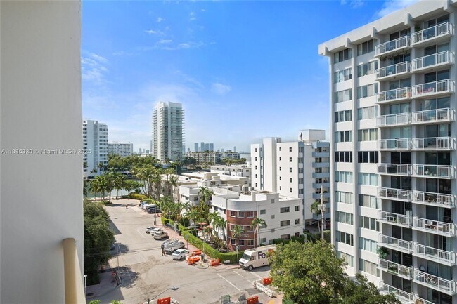 Building Photo - 1340 Lincoln Rd