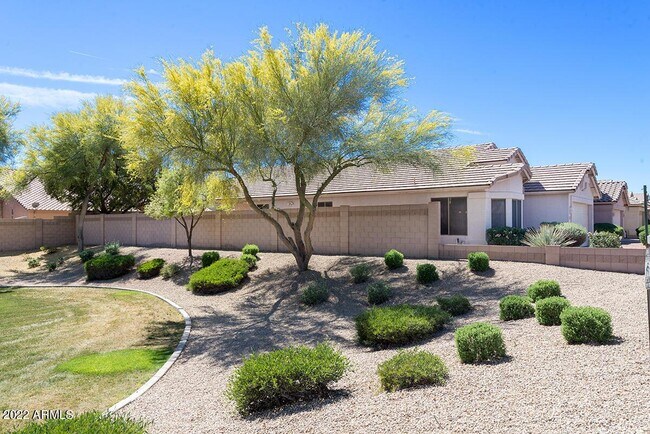 Building Photo - 4715 E Briarwood Terrace