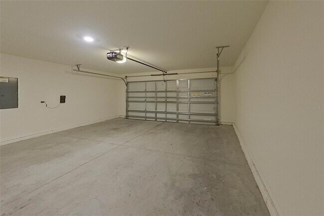 Building Photo - 8670 SW 43rd Ter