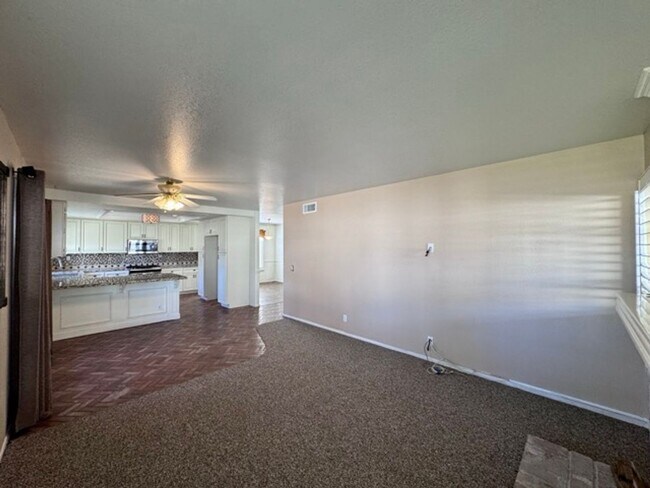 Building Photo - Spacious 5 Bedroom Home in Menifee Lakes with a 3 Car Garage for Lease!