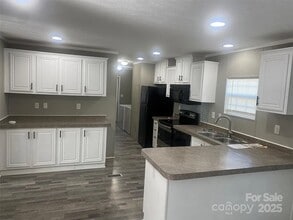 Building Photo - 1010 Thorncroft Rd