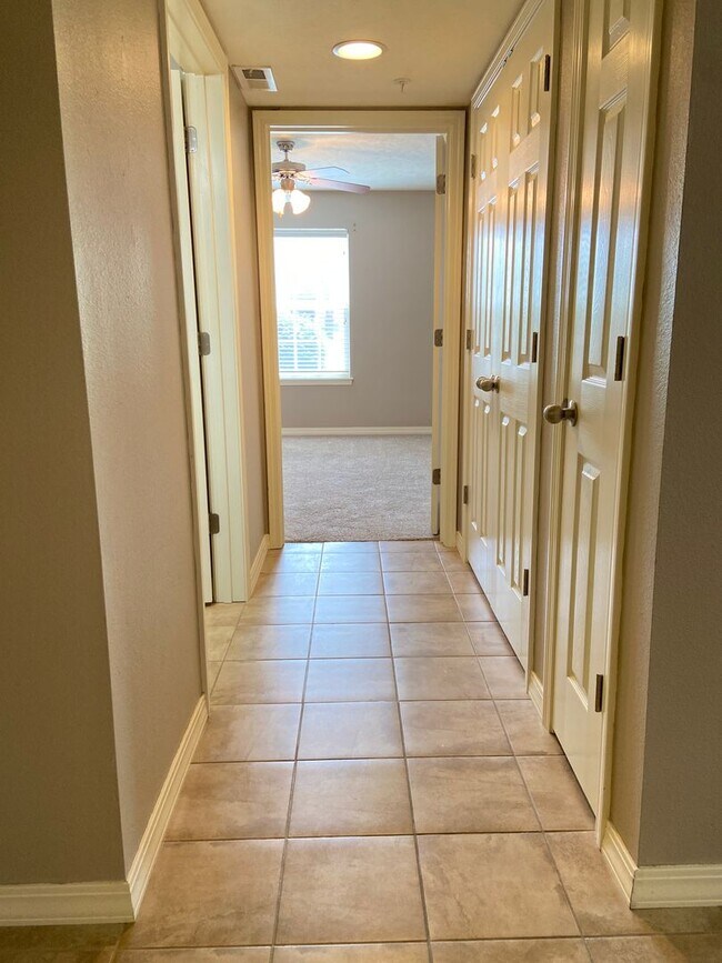 Building Photo - Condominium in FoxPointe