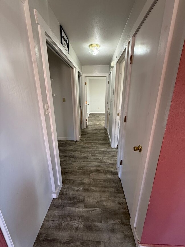 Building Photo - 404 S 7th Ave