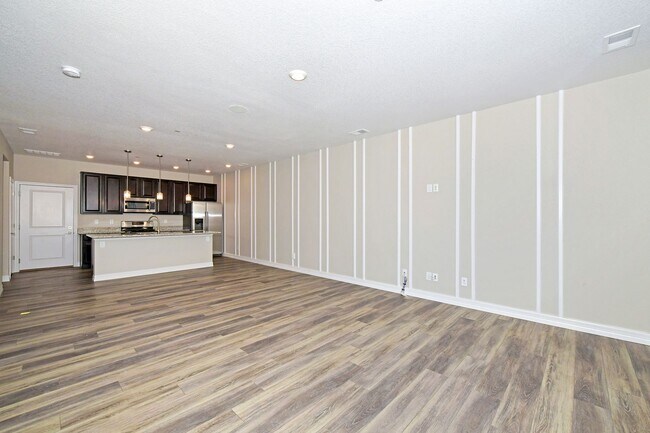 Building Photo - Gorgeous Townhome at Victory Ridge!