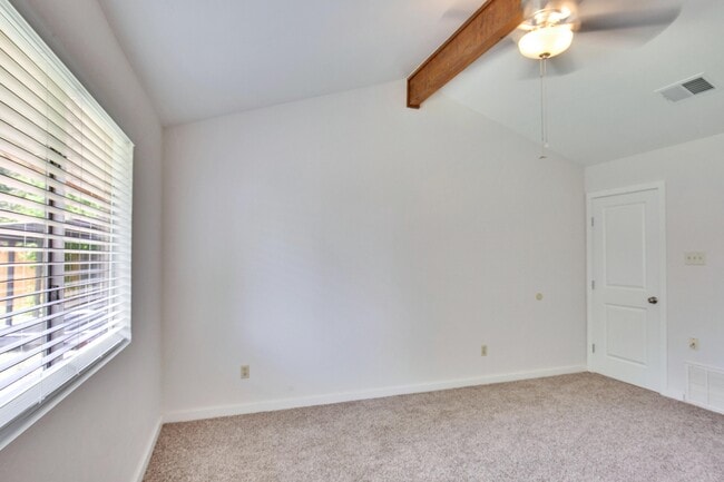 Building Photo - 3109 Monument Dr