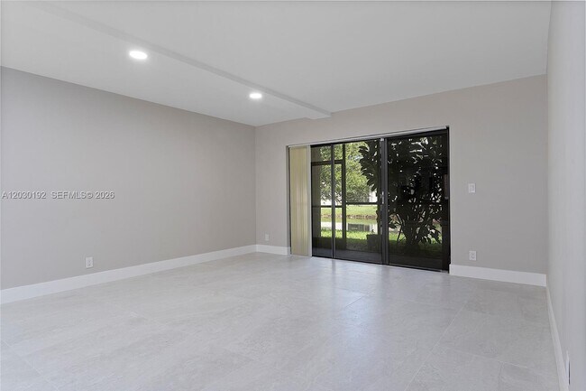 Building Photo - 193 Lakeview Dr