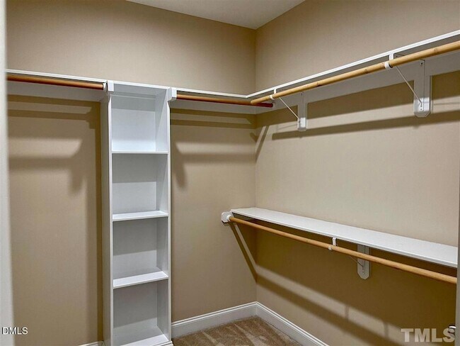 Building Photo - 811 Rymark Ct