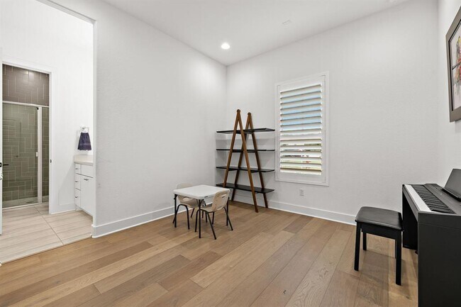 Building Photo - 3417 Pr Hts Dr