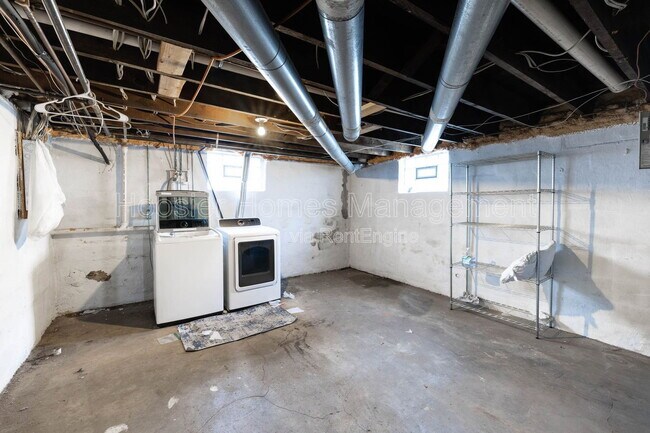 Building Photo - 2901 N Talbott St