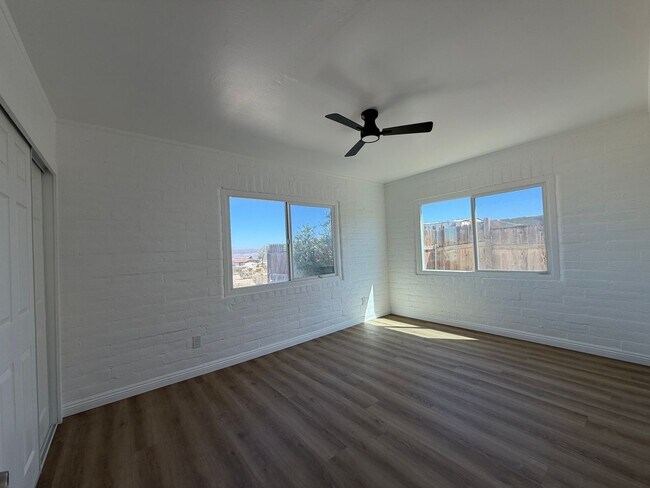 Building Photo - 261 Armory Rd