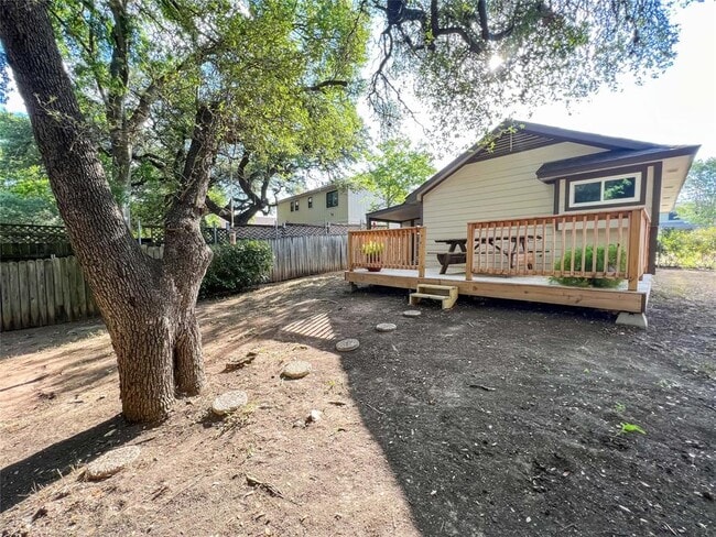 Building Photo - 12004 Thompkins Dr