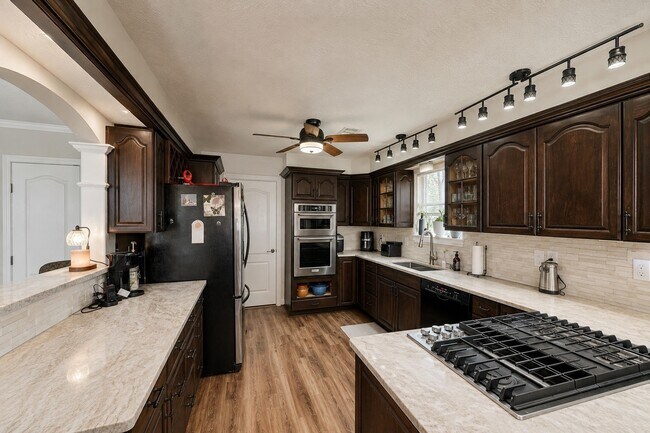 Building Photo - 16310 Acapulco Dr